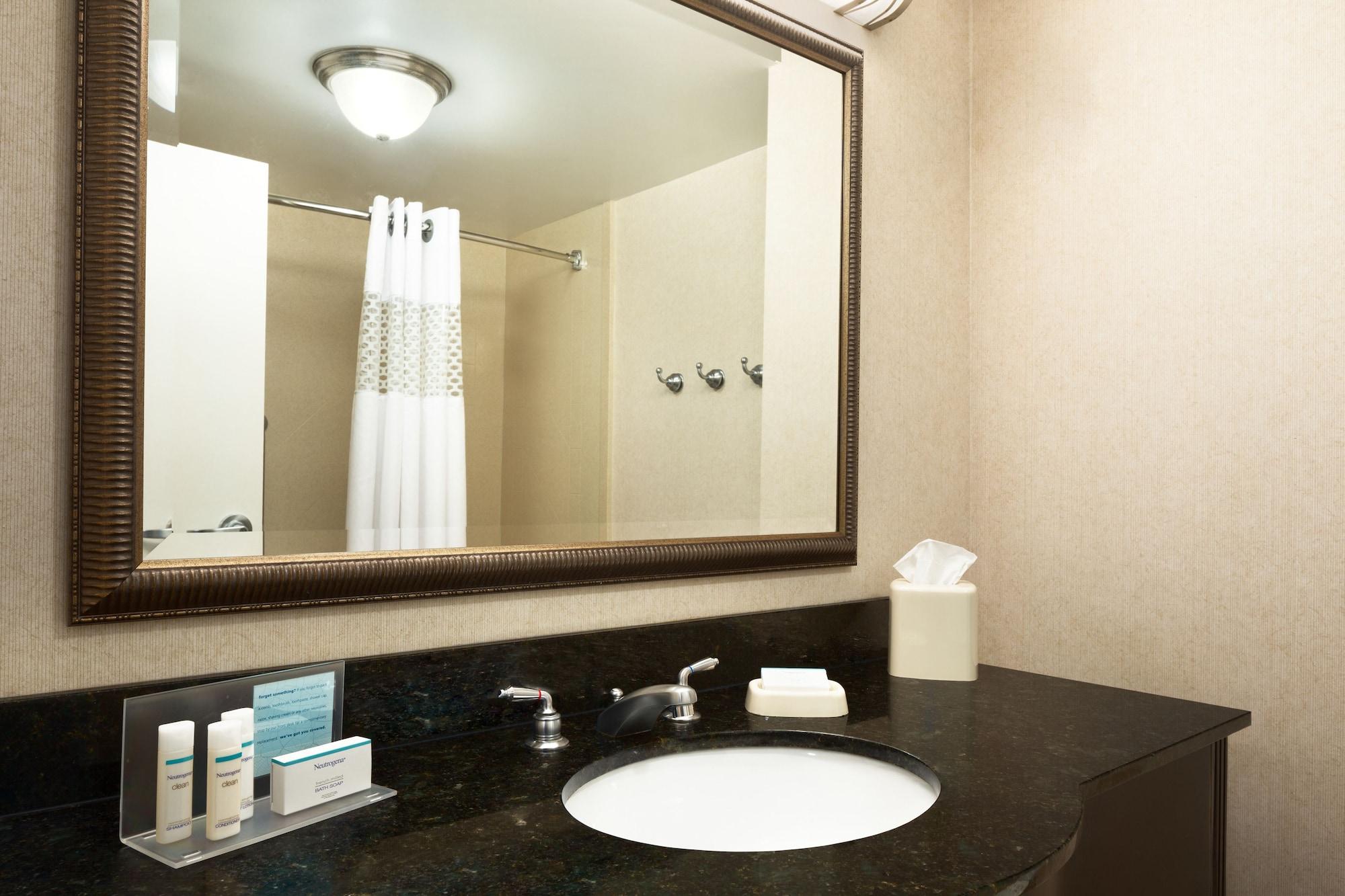 Hampton Inn & Suites Birmingham Airport Area Irondale Exteriör bild