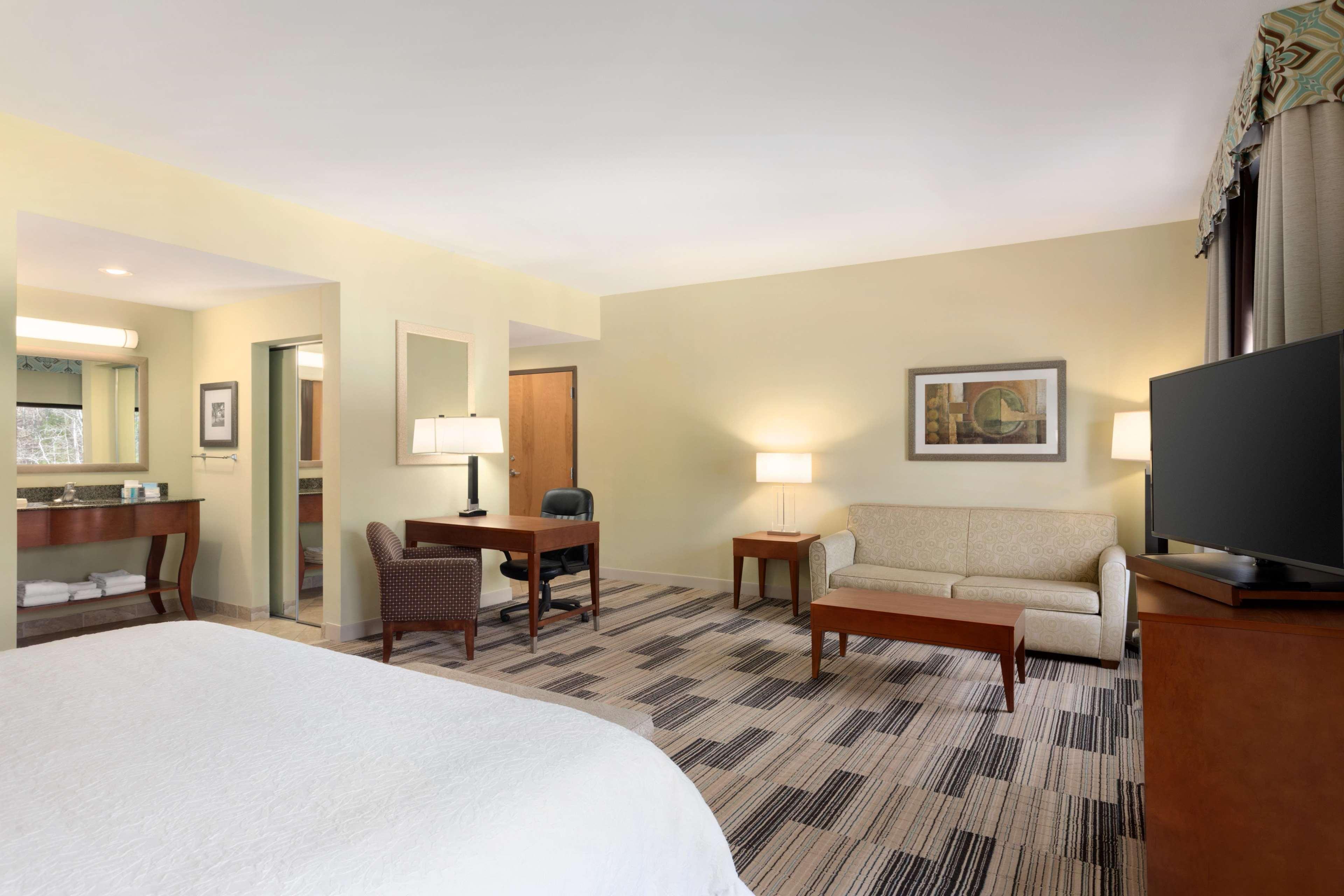 Hampton Inn & Suites Birmingham Airport Area Irondale Exteriör bild