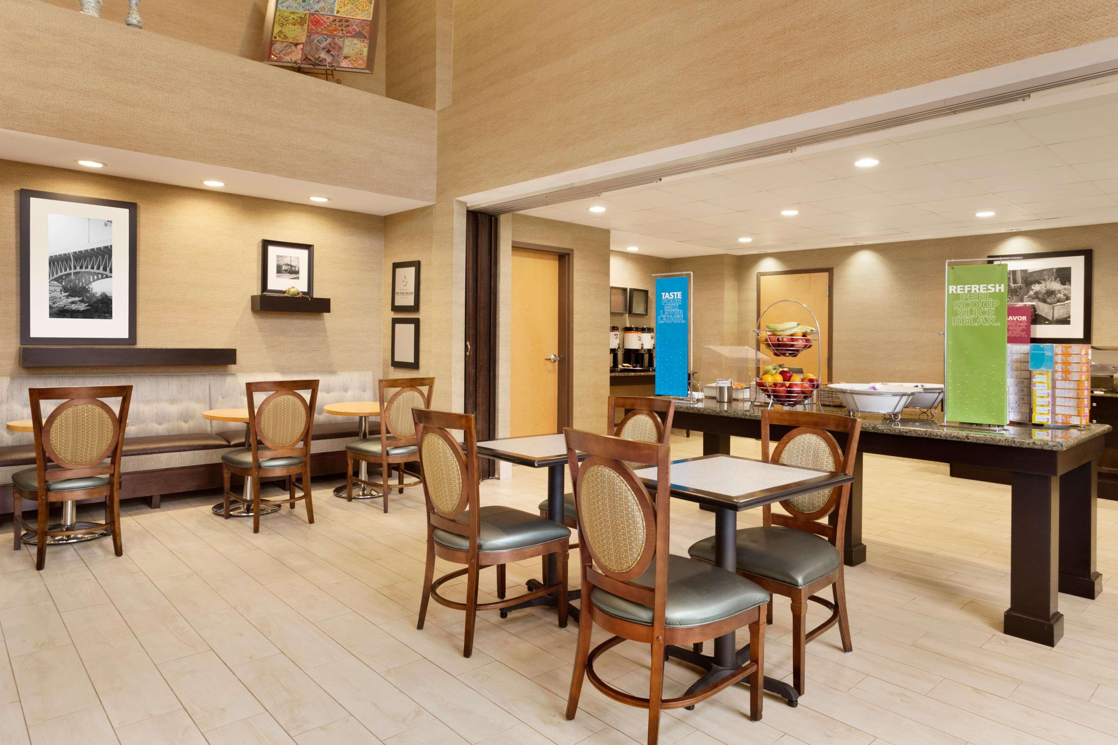 Hampton Inn & Suites Birmingham Airport Area Irondale Exteriör bild
