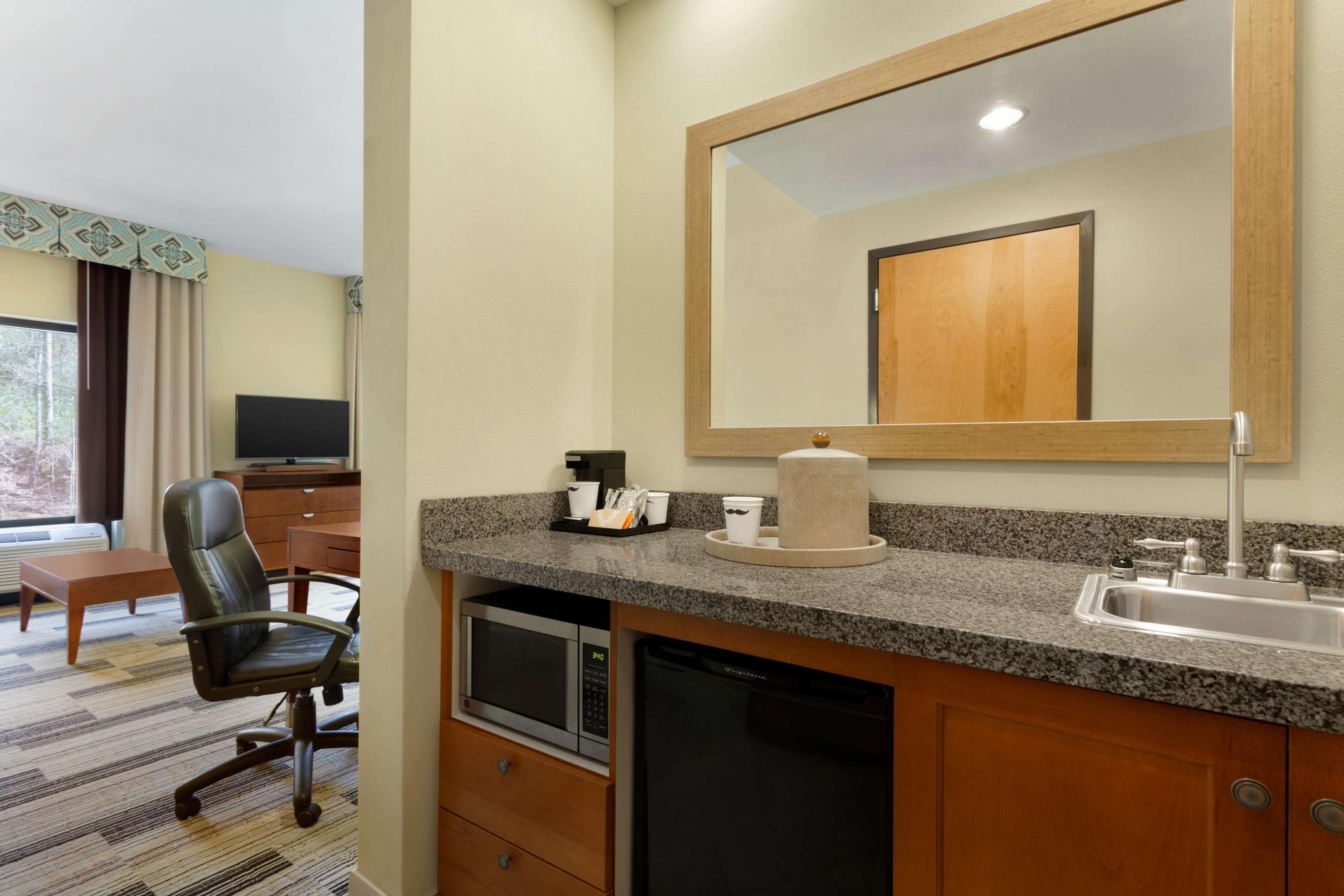 Hampton Inn & Suites Birmingham Airport Area Irondale Exteriör bild