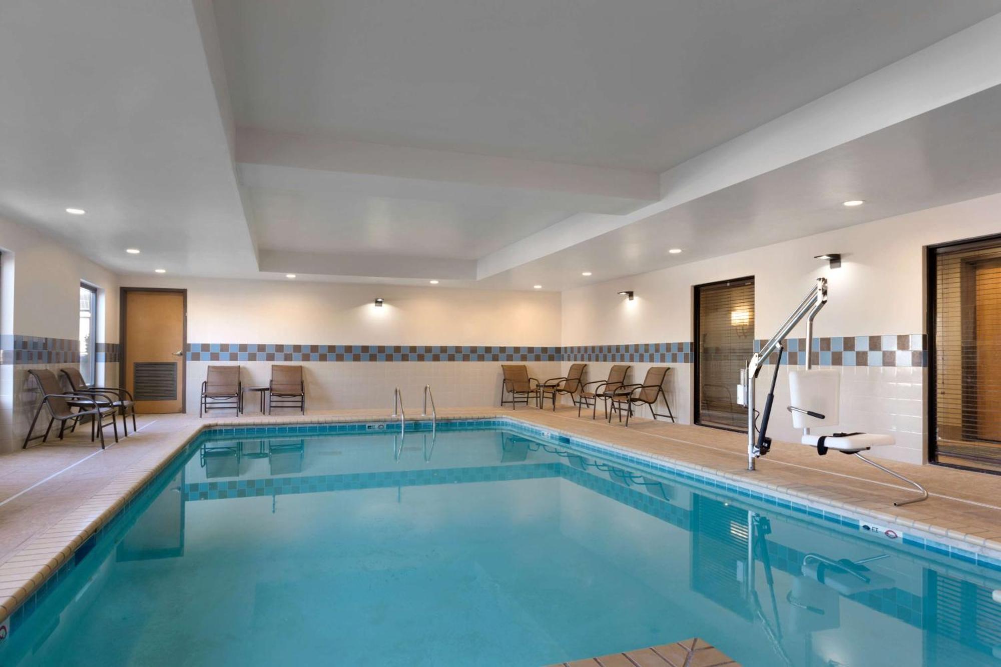 Hampton Inn & Suites Birmingham Airport Area Irondale Exteriör bild
