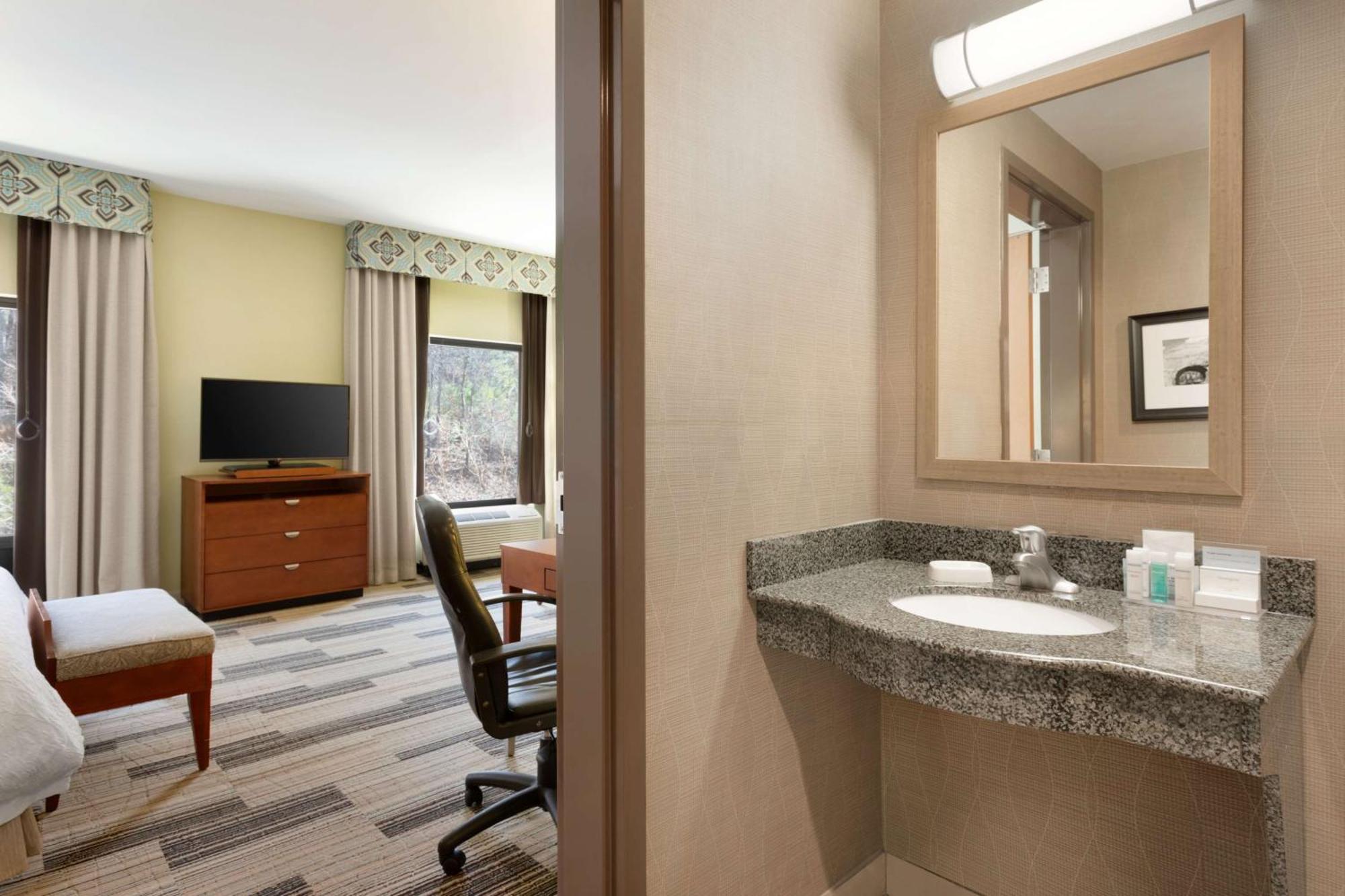 Hampton Inn & Suites Birmingham Airport Area Irondale Exteriör bild