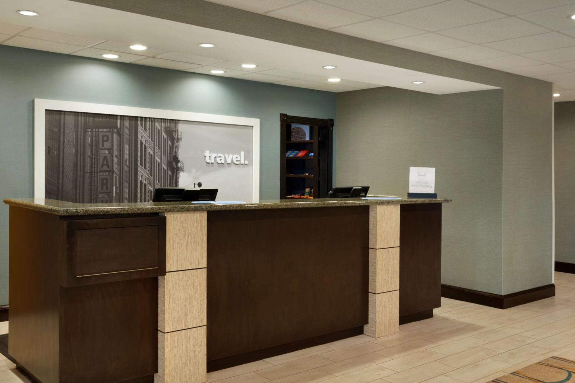Hampton Inn & Suites Birmingham Airport Area Irondale Exteriör bild