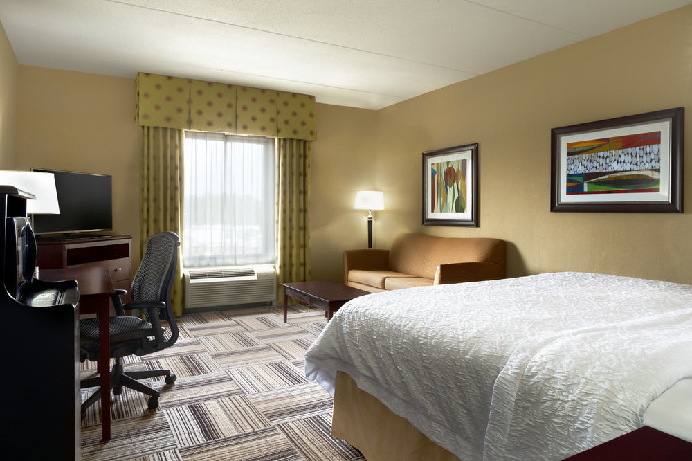 Hampton Inn & Suites Birmingham Airport Area Irondale Exteriör bild
